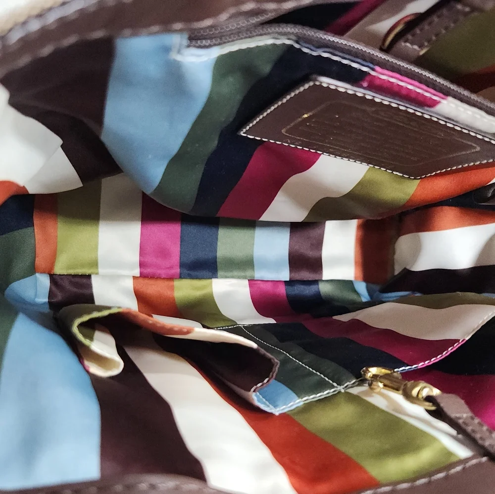 Coach Purse (2007), Excellent Condition!! Beautiful Interior Colors 👜 - Picture 10 of 12